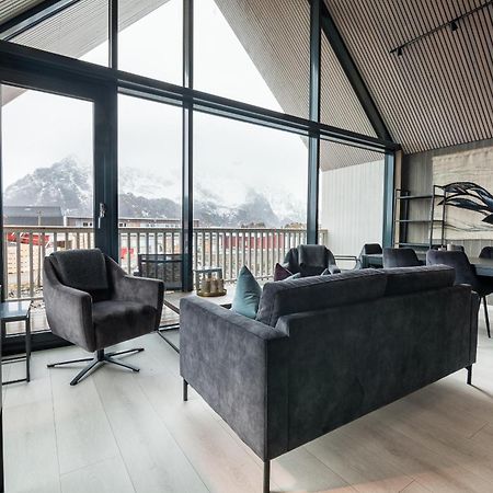 Attraktiv Leilighet Pa Kaikanten I Henningsvaer Exteriér fotografie